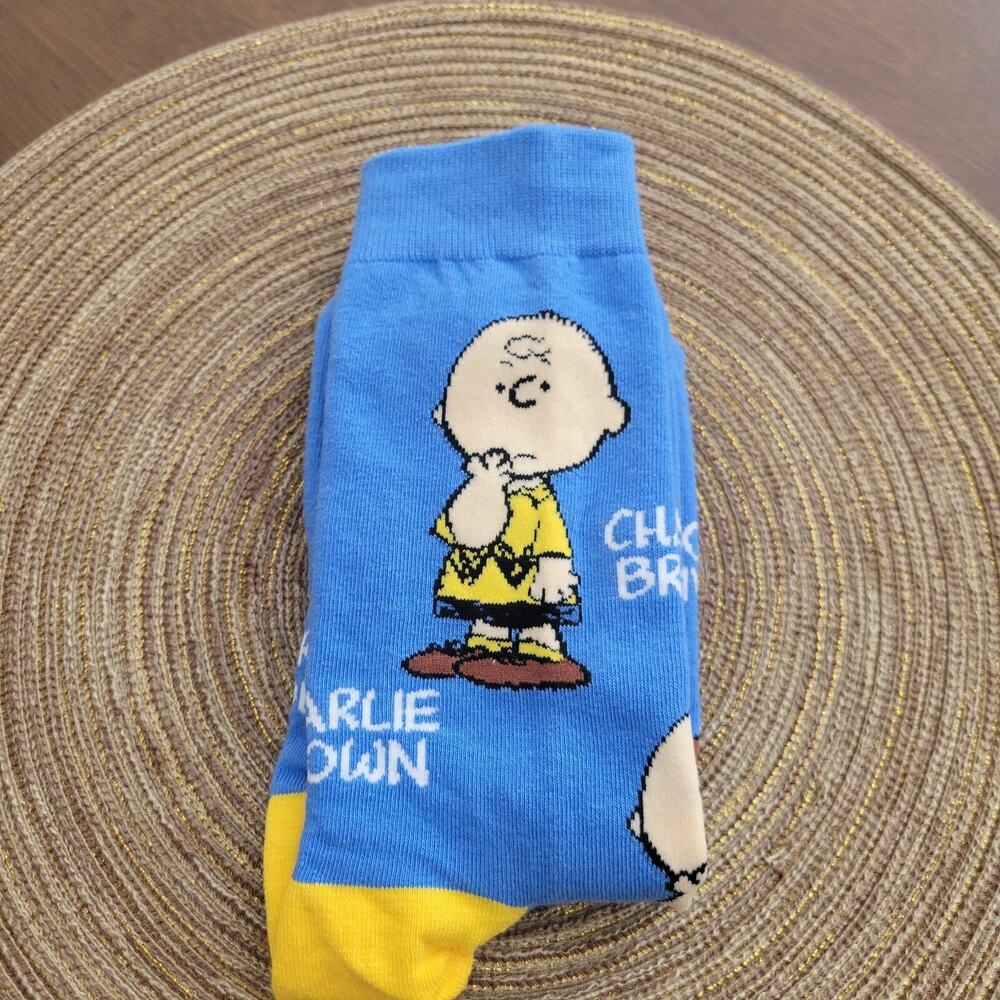 NEW Peanuts Charlie Brown Blue Yellow Ankle Socks Unisex - Picture 6 of 6